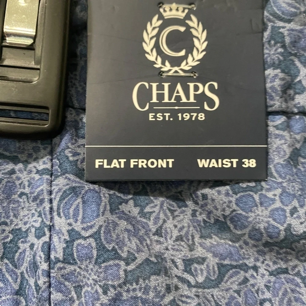 NWT Chaps Flat Front Floral Chino Shorts (Size: 38)
